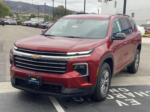 2025 Chevrolet Traverse LT