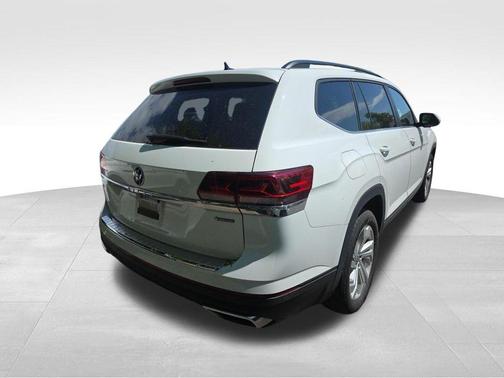 Pure White 2023 Volkswagen Atlas 2.0T SE