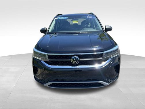 Deep Black Pearl Effect 2023 Volkswagen Taos 1.5T S