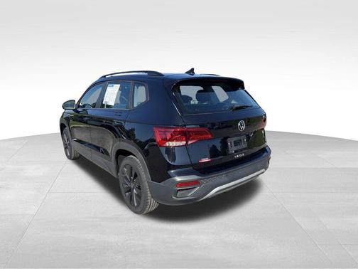 Deep Black Pearl Effect 2023 Volkswagen Taos 1.5T S