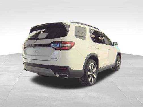 Platinum White Pearl 2023 Honda Pilot Touring