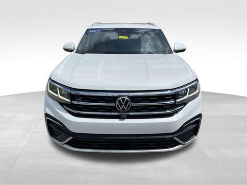 Oryx White Pearl Effect 2022 Volkswagen Atlas Cross Sport 3.6L V6 SEL Premium R-Line