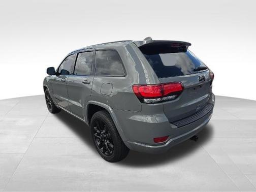 Sting Gray Clearcoat 2021 Jeep Grand Cherokee Laredo X