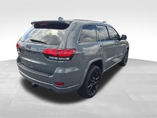 Sting Gray Clearcoat 2021 Jeep Grand Cherokee Laredo X