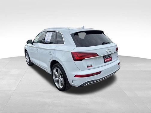 Glacier White Metallic 2021 Audi Q5 40 Premium Plus