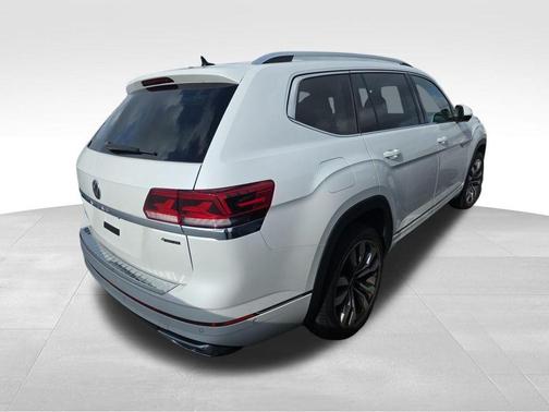 Opal White Pearl Effect 2023 Volkswagen Atlas 3.6L SEL Premium R-Line