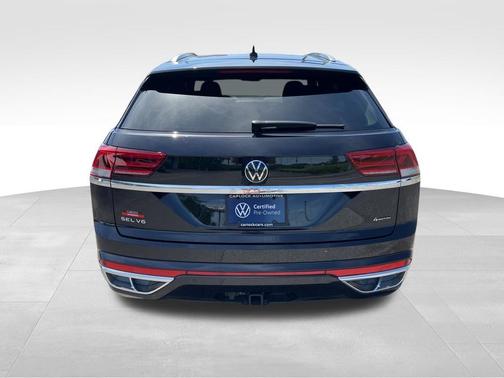 Deep Black Pearl Effect 2023 Volkswagen Atlas Cross Sport 3.6L V6 SEL Premium R-Line