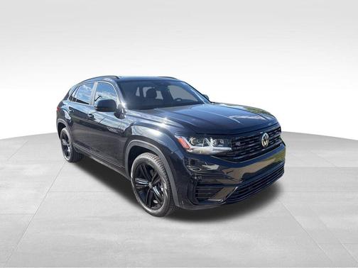 Deep Black Pearl Effect 2023 Volkswagen Atlas Cross Sport 3.6 V6 SEL R-Line Black