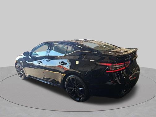 Black 2023 Nissan Maxima SR