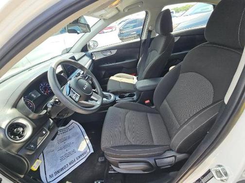 Snow White Pearl 2024 Kia Forte LXS