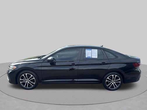 Deep Black Pearl Effect 2022 Volkswagen Jetta 1.5T Sport