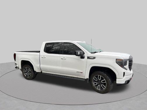Summit White 2024 GMC Sierra 1500 AT4