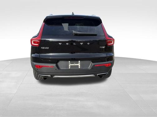Onyx Black Metallic 2019 Volvo XC40 T5 Inscription