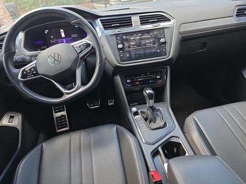 2022 Volkswagen Tiguan 2.0T SE R-Line Black