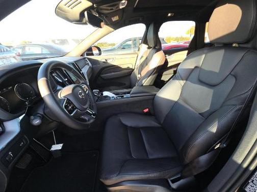 2020 Volvo XC60 T5 Momentum