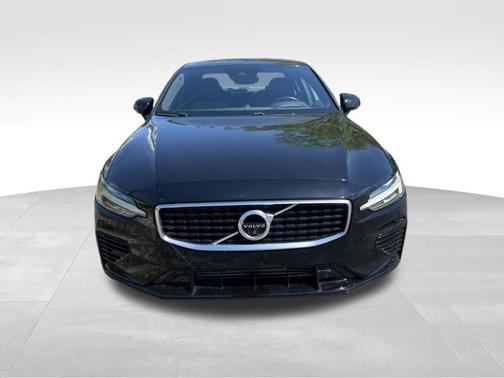 Black Stone 2019 Volvo S60 Hybrid T8 R-Design