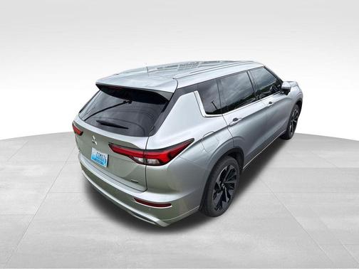 Alloy Silver Metallic 2022 Mitsubishi Outlander SEL