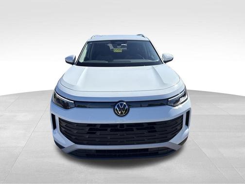 Pure White 2025 Volkswagen Tiguan 2.0T S
