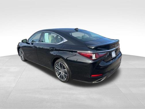 2022 Lexus ES 350 Base