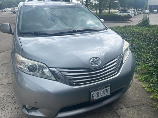 2015 Toyota Sienna XLE