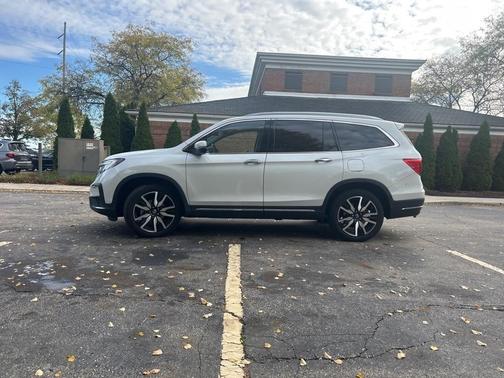 2022 Honda Pilot Touring 7-Passenger