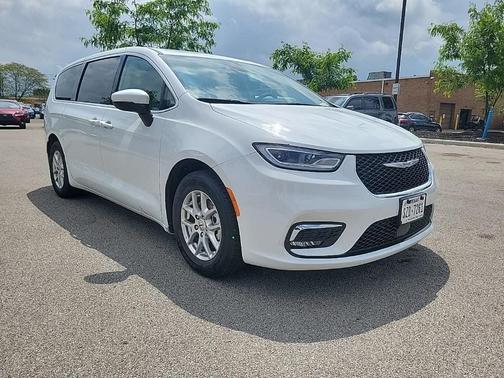 2023 Chrysler Pacifica Touring-L