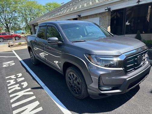 Modern Steel Metallic 2023 Honda Ridgeline RTL