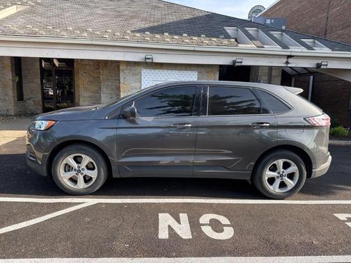 Gray 2019 Ford Edge SE