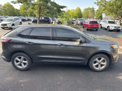 Gray 2019 Ford Edge SE