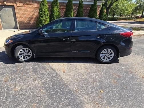 2018 Hyundai ELANTRA SE