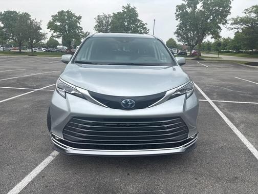 2021 Toyota Sienna Platinum