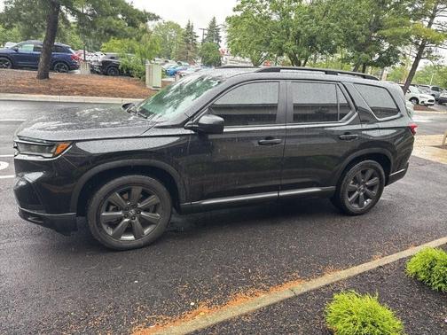 Crystal Black Pearl 2023 Honda Pilot Sport