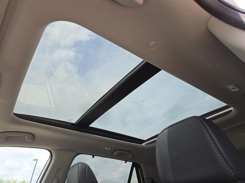 Platinum White Pearl 2026 Honda Pilot Touring