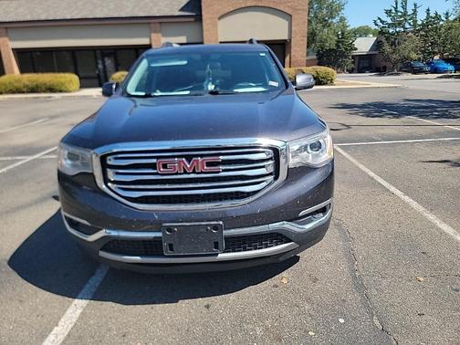 2017 GMC Acadia SLE-2