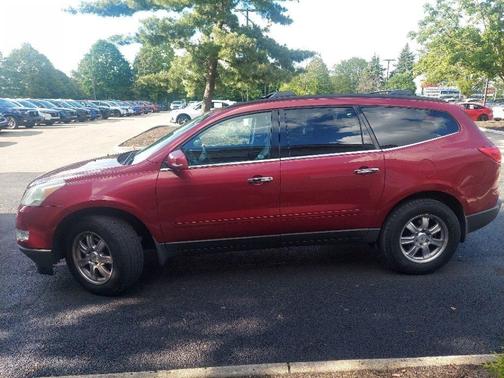 Crystal Red 2012 Chevrolet Traverse 2LT