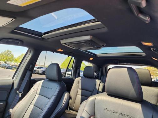2022 Honda Pilot Black Edition
