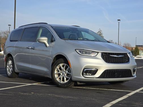 2022 Chrysler Pacifica Touring-L