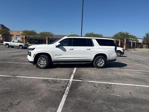 2025 Chevrolet Suburban LS