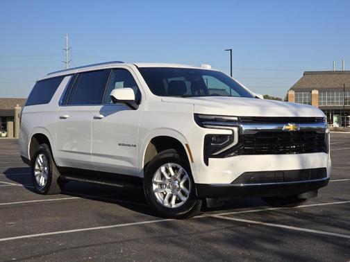 2025 Chevrolet Suburban LS