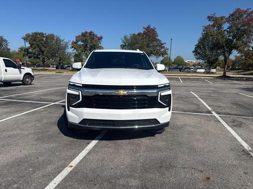 2025 Chevrolet Suburban LS