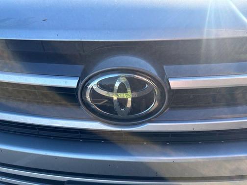 Celestial Silver Metallic 2018 Toyota Highlander XLE