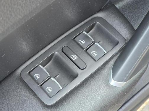 2022 Volkswagen Passat 2.0T SE