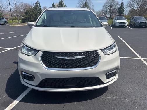 2021 Chrysler Pacifica Touring-L