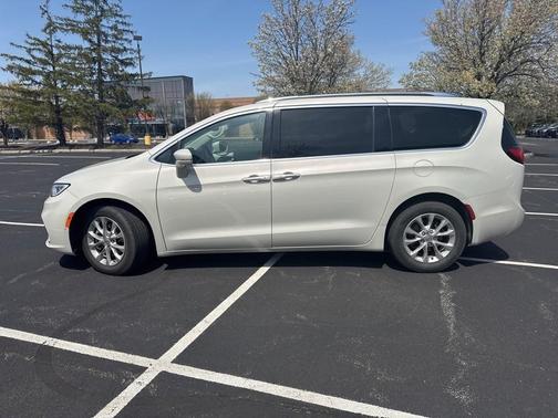 2021 Chrysler Pacifica Touring-L