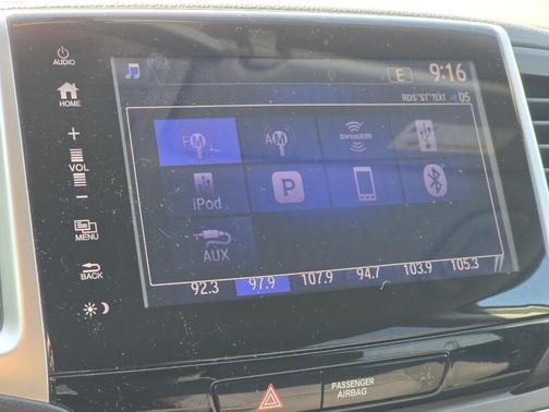 White Diamond Pearl 2017 Honda Pilot EX
