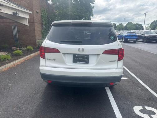 White Diamond Pearl 2017 Honda Pilot EX
