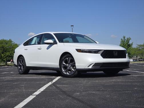 Platinum White Pearl 2023 Honda Accord EX