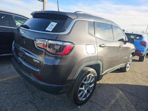 2022 Jeep Compass Latitude Lux
