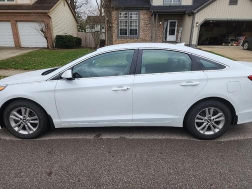 2017 Hyundai SONATA SE