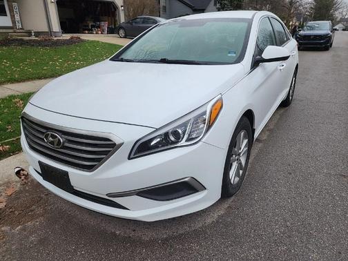 2017 Hyundai SONATA SE